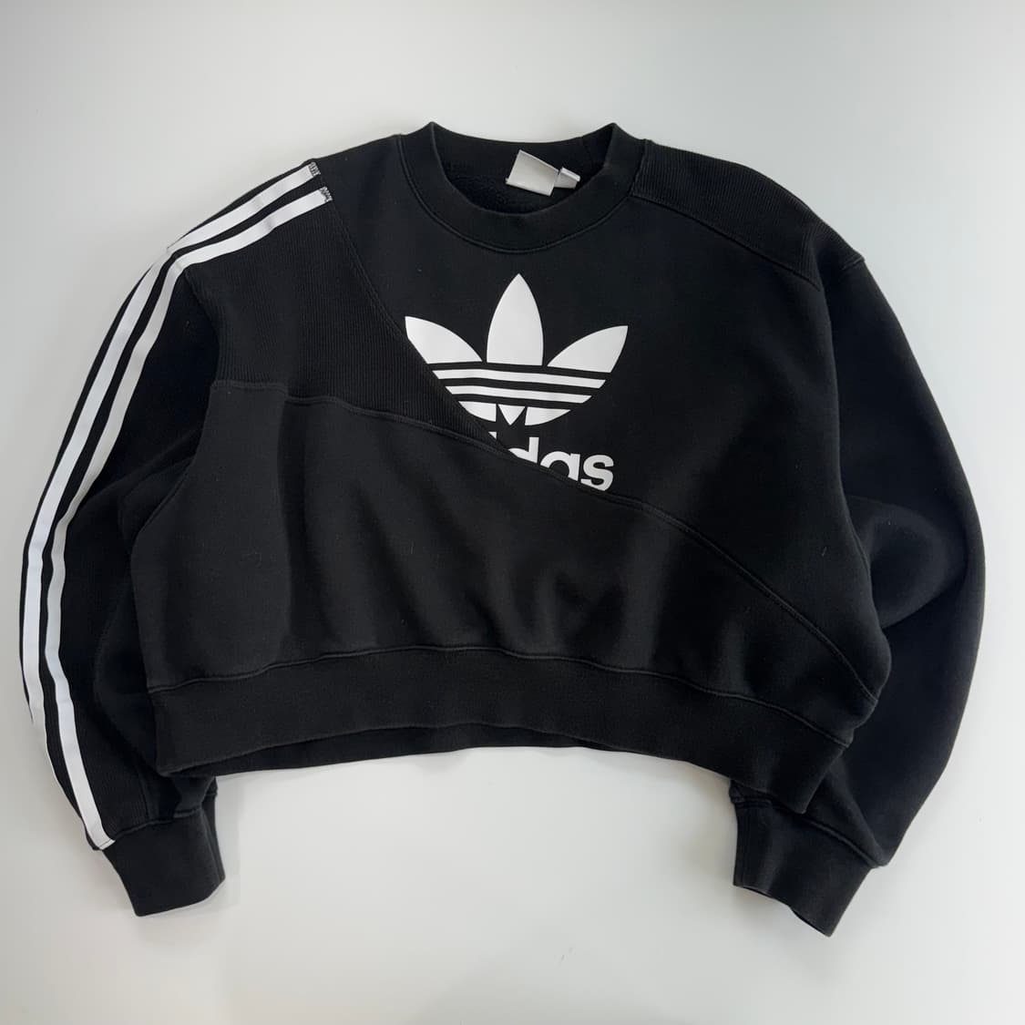 Adidas 아디다스 파이어버드 블랙 크롭 맨투맨 상품이미지3