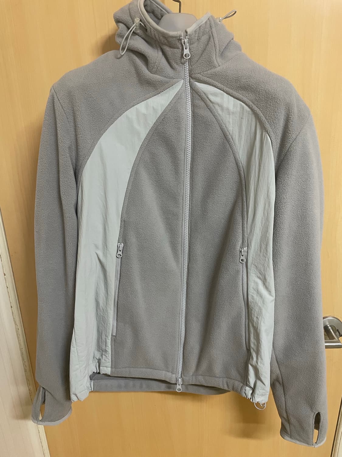 더콜디스트모먼트 후리스 그레이 M 상품이미지2