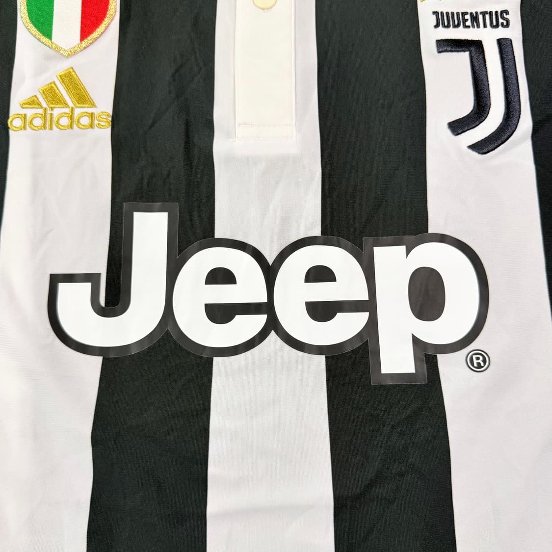 17-18 유벤투스 홈 마르키시오 유니폼 상품이미지7