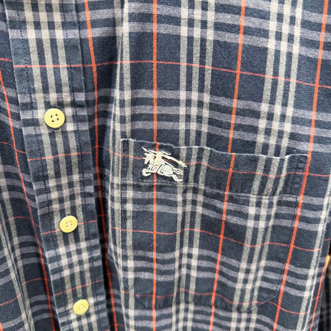 버버리 런던 코튼 긴팔 셔츠 클래식 체크 패턴 로고 자수 디테일 네이비 상품이미지6