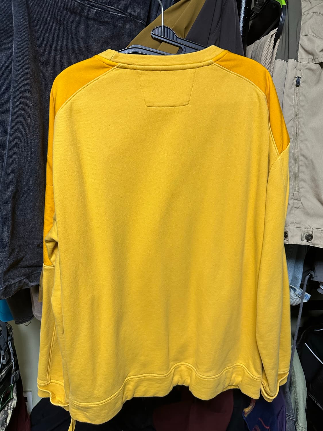 c.p컴퍼니 맨투맨 상품이미지2