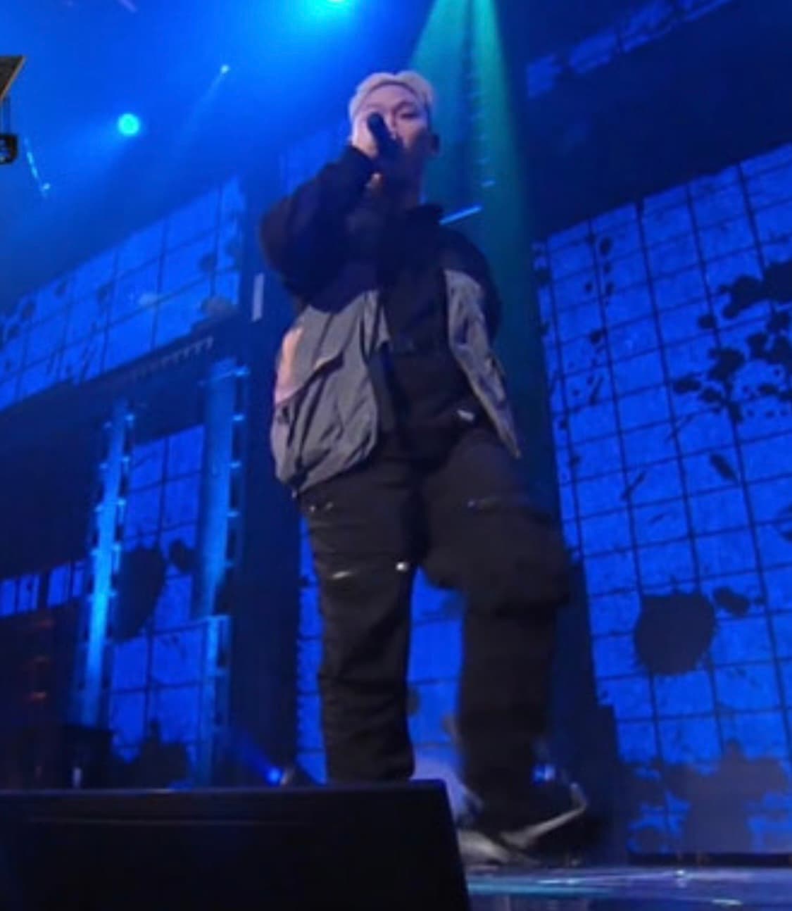 어텐션로우 테크 조끼 상품이미지1