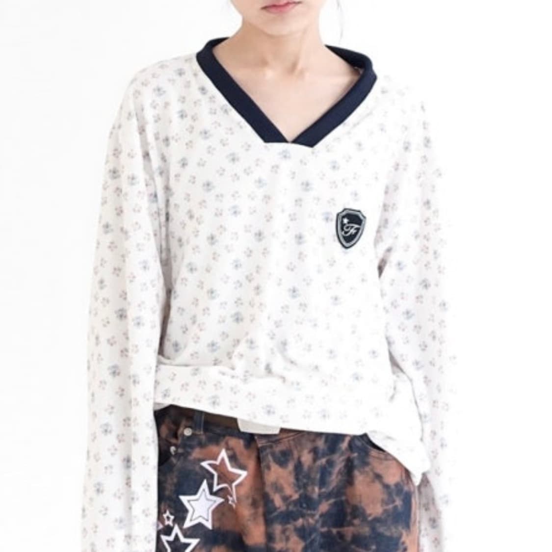 샵페어리 neck flower terry shirt (ivory) 상품이미지1