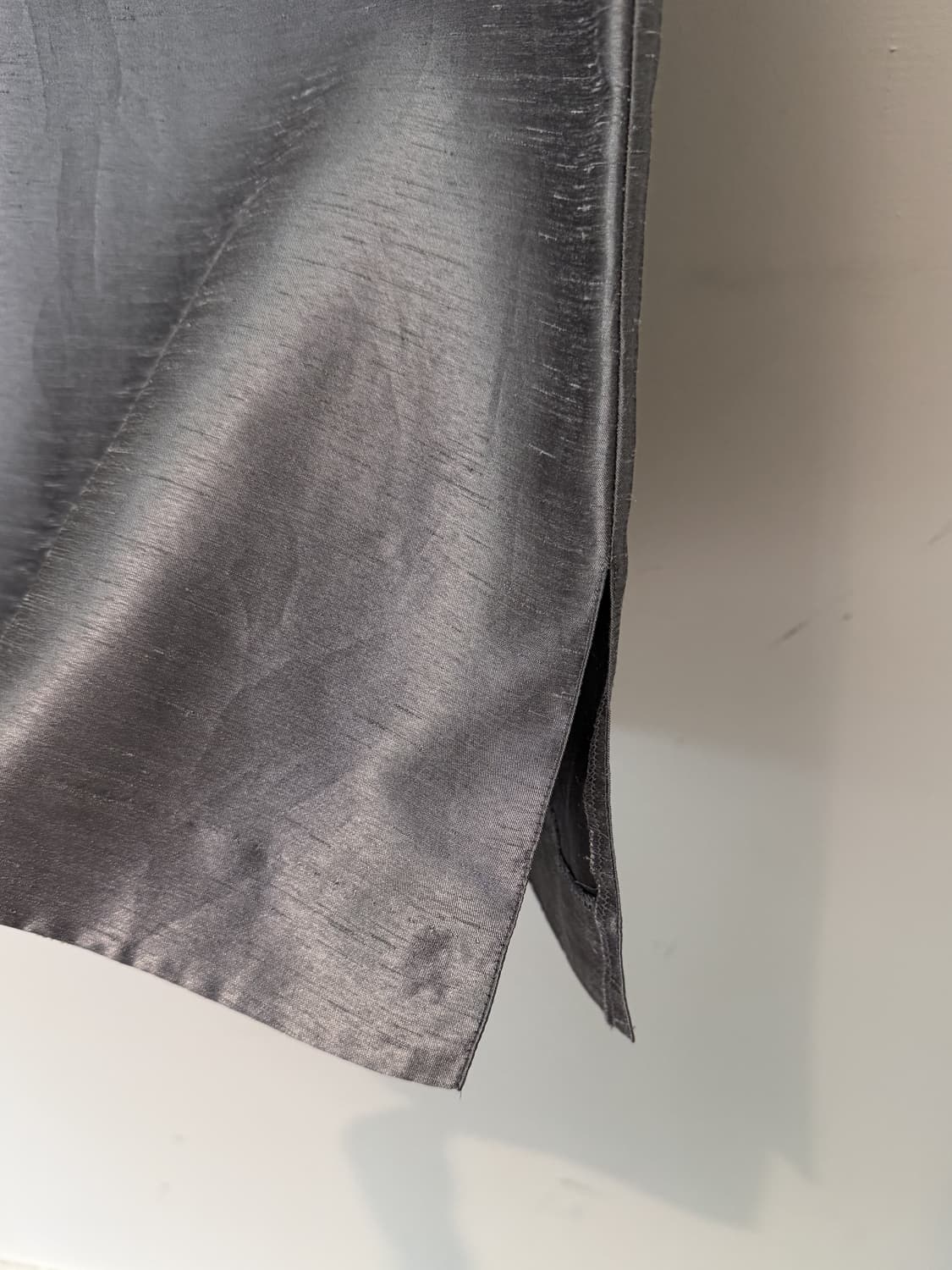 Glossy v-neck dress 상품이미지7