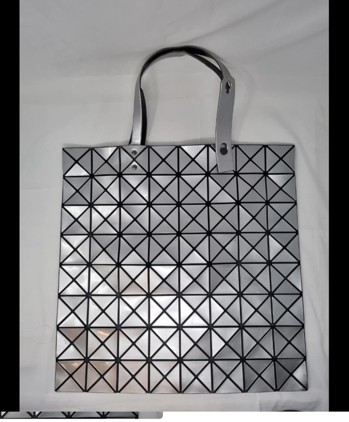 바오바오 이세이미야케 루센트 실버 토트백 상품이미지5