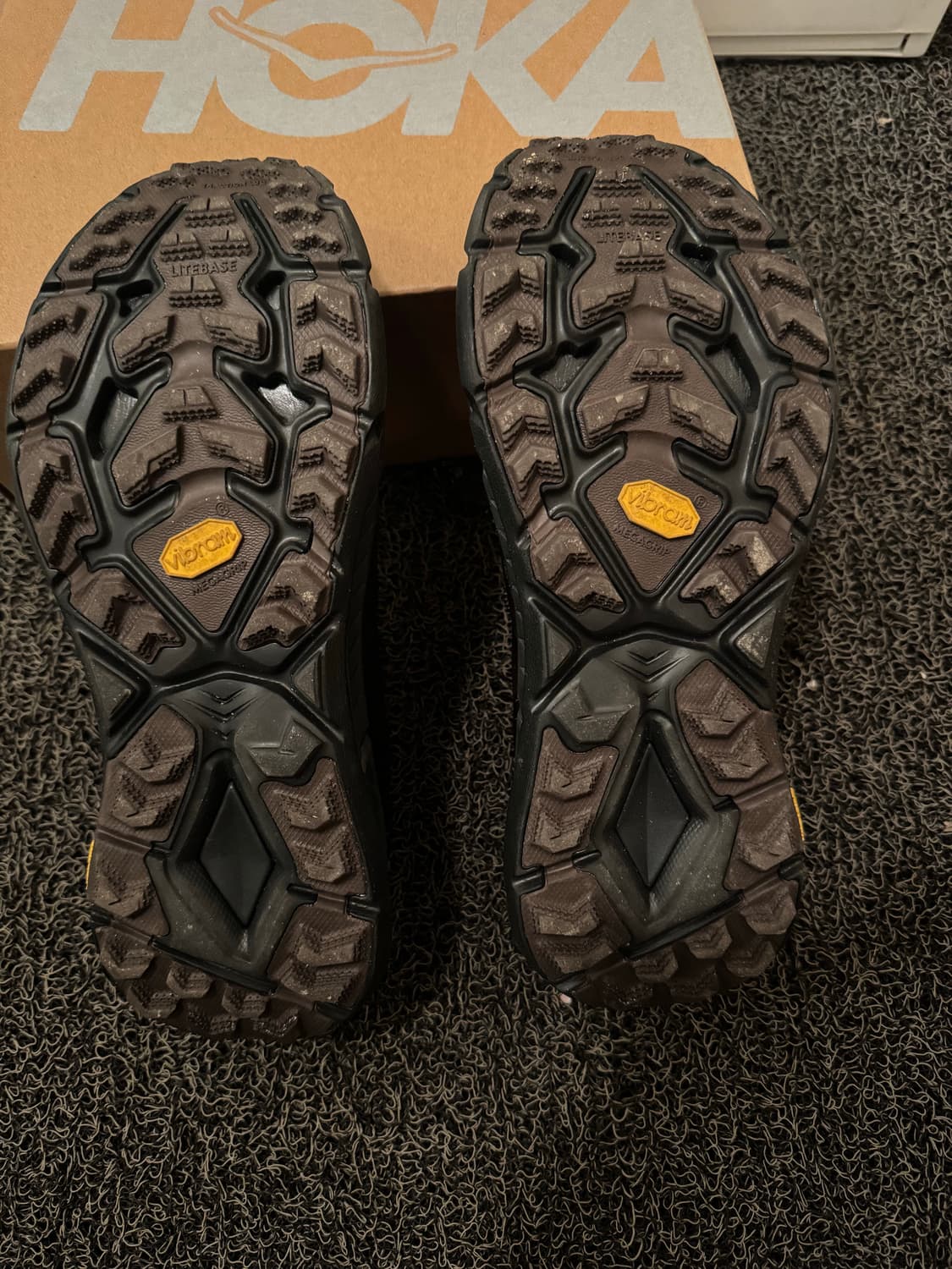 호카 x 새티스파이 마파테 스피드 4 라이트 커피 상품이미지4