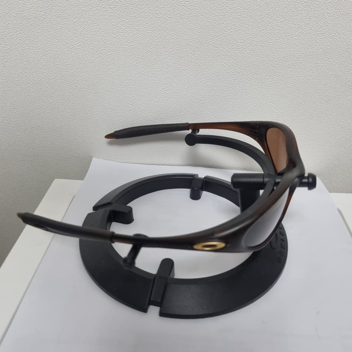 오클리 미뉴트1.0 메트브라운 상품이미지2