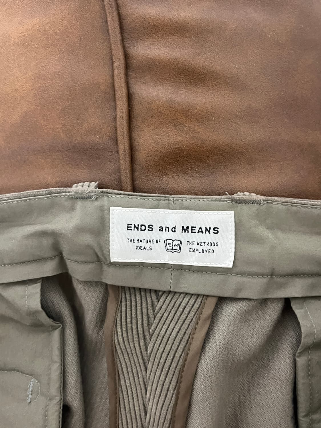 엔즈앤드민즈 그랜파 투턱 트라우처 카키 (L) 상품이미지4