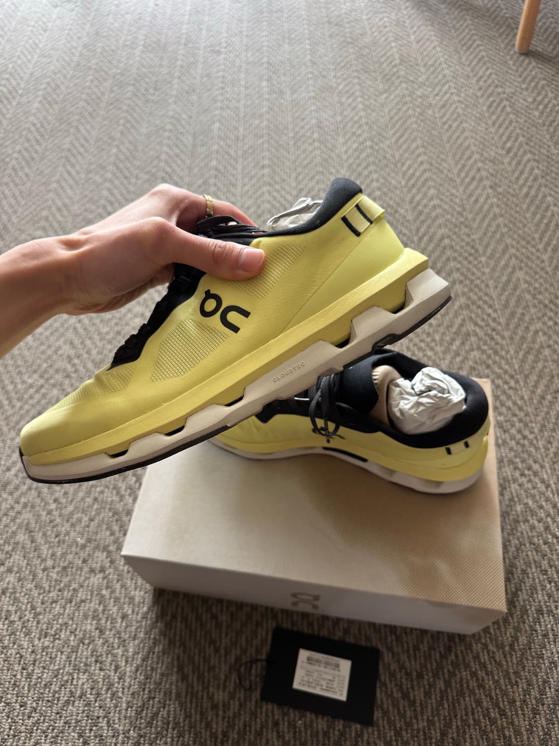 온 러닝 클라우드존 라임라이트 블랙 275 상품이미지2