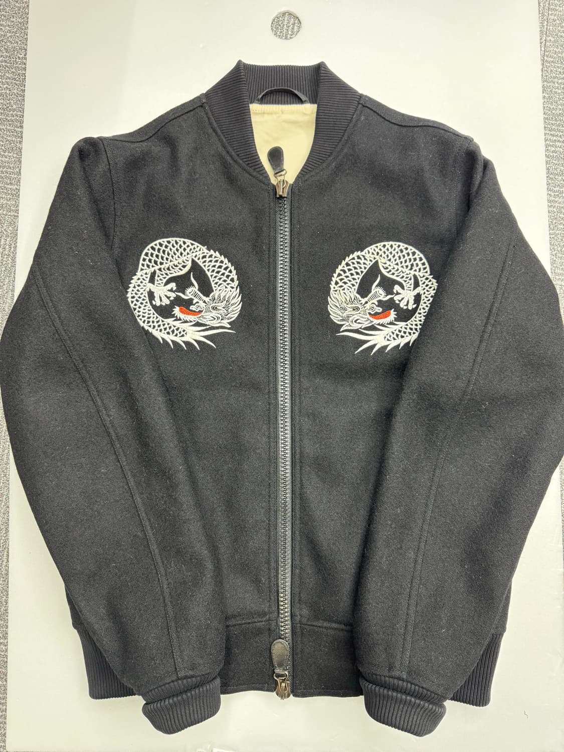 마하리시 자수봄버 S 블랙 상품이미지1