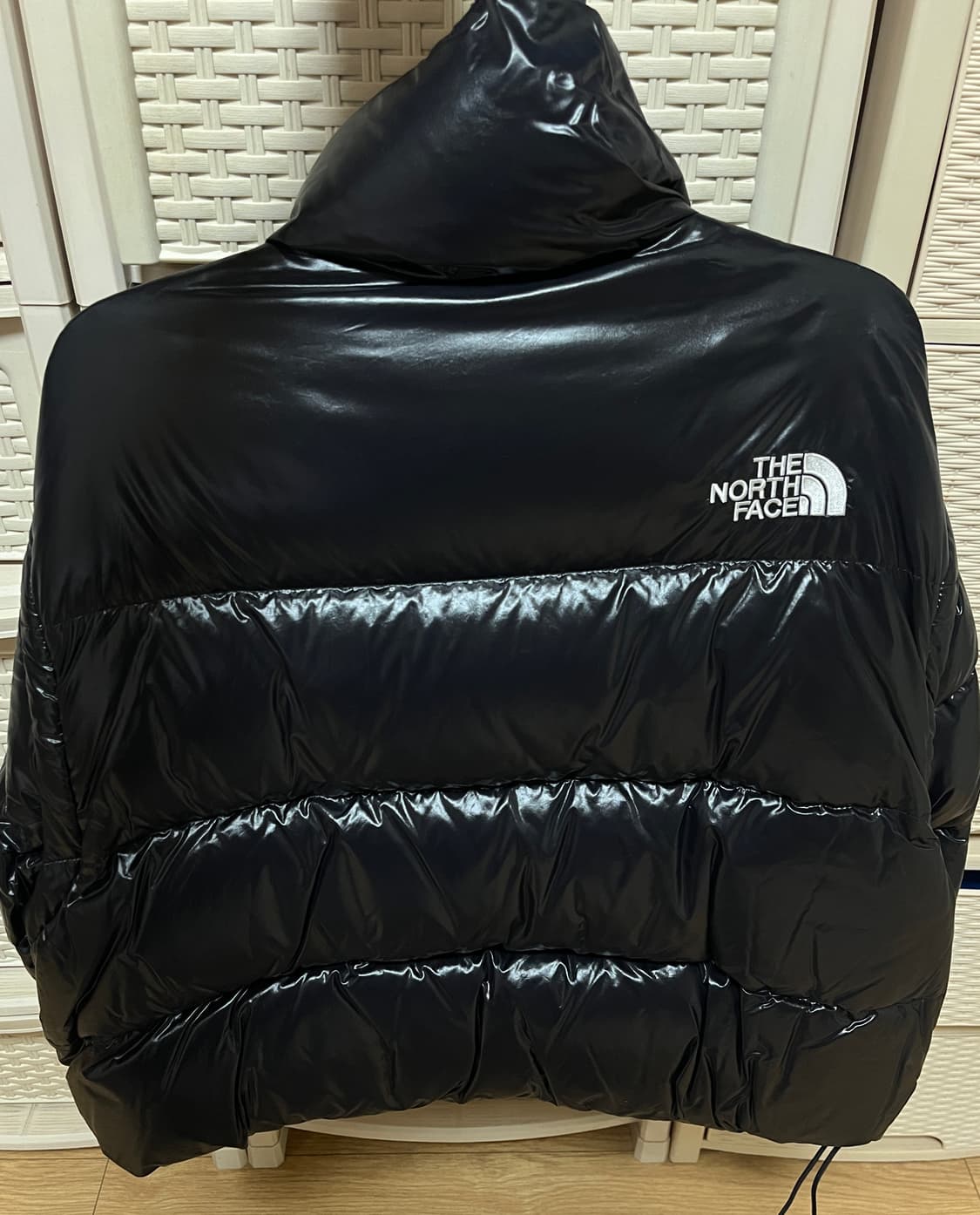 노스페이스 The North Face 여성 글로시 디테쳐블 다운 패딩 상품이미지6