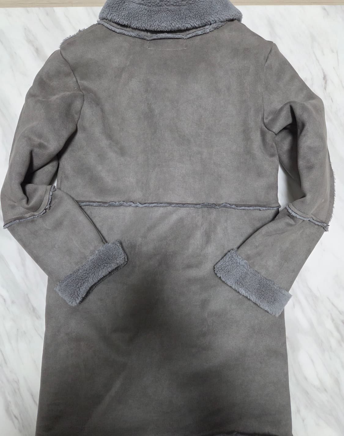 아크네 인조 무스탕 코트 상품이미지2