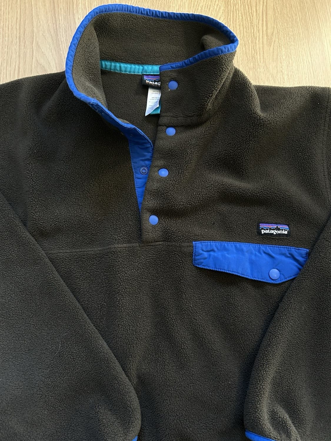 파타고니아 신칠라 스냅-티 플리스 블랙/블루 상품이미지2