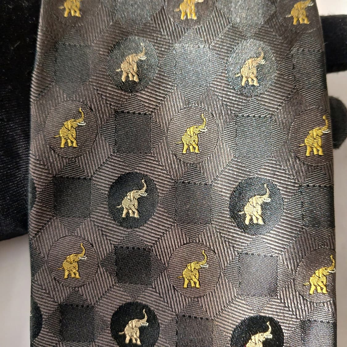 짐톰슨 실크 블랙 코끼리 자카드 넥타이 9.6cm A+등급 A18952
 상품이미지5