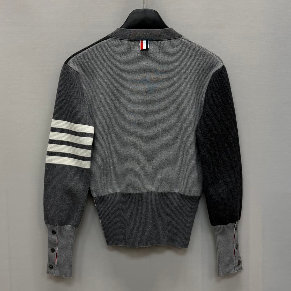 톰브라운 펀믹스 사선 가디건 (44)  상품이미지4