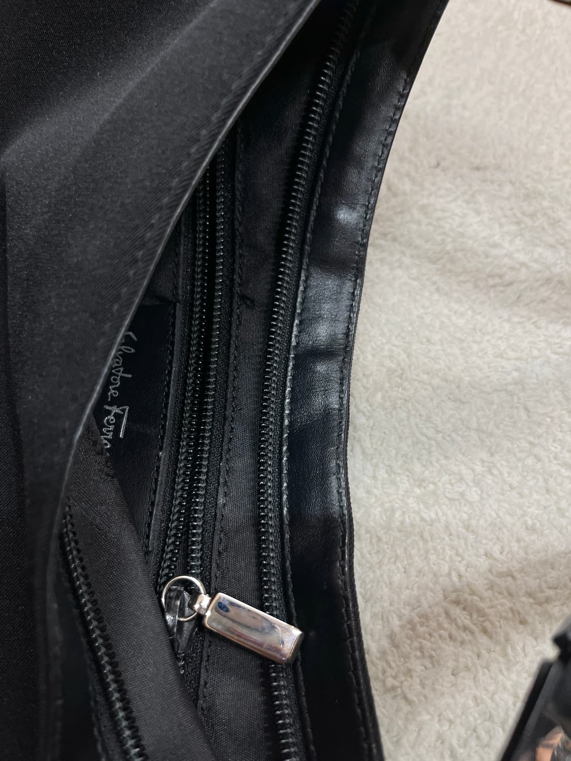 90s Ferragamo 페라가모 아크릴 피스 핸들 백 상품이미지9