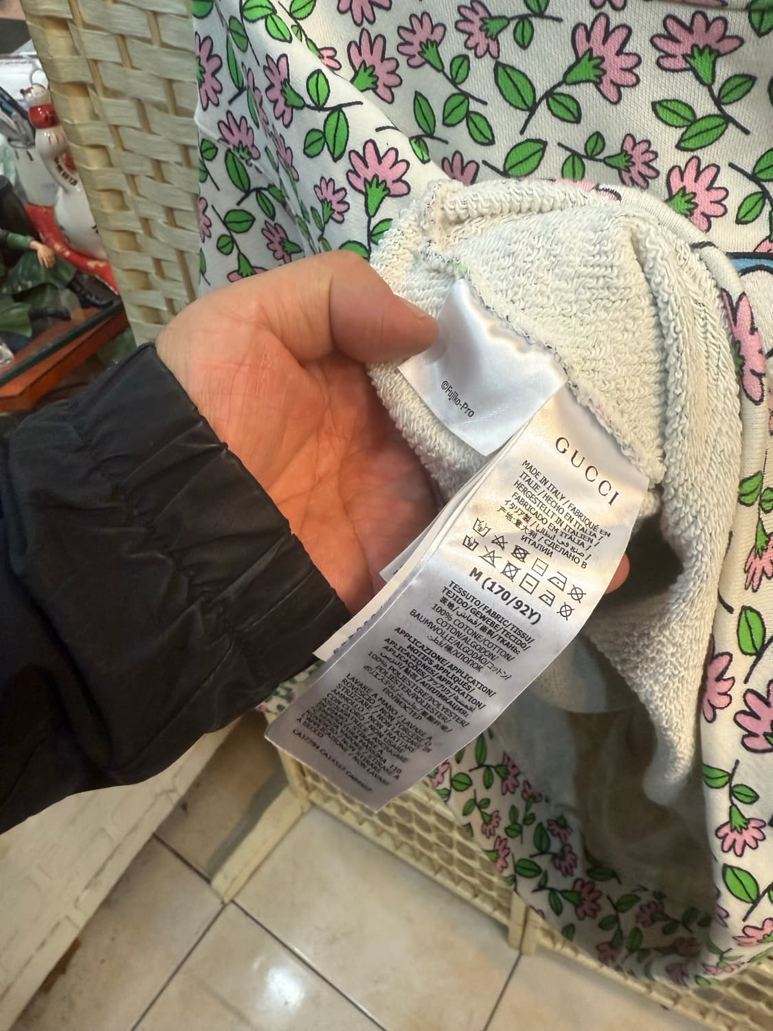 100/66 정품 구찌+도라에몽 자수 맨투맨 팝니다 상품이미지3