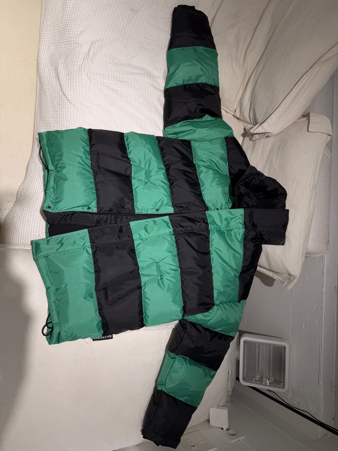 Balenciaga 2018 스트라이프 컬러블록 다운 패딩 코트 상품이미지1