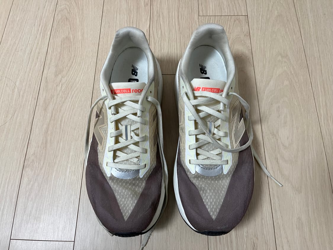 뉴발란스 레벨v5 275 2E 상품이미지1