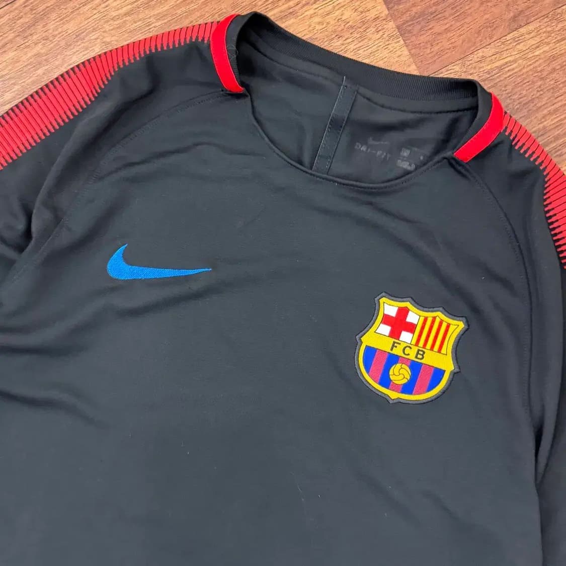 L 나이키 바르셀로나FC 17-18 어센틱 트레이닝 티셔츠  상품이미지3