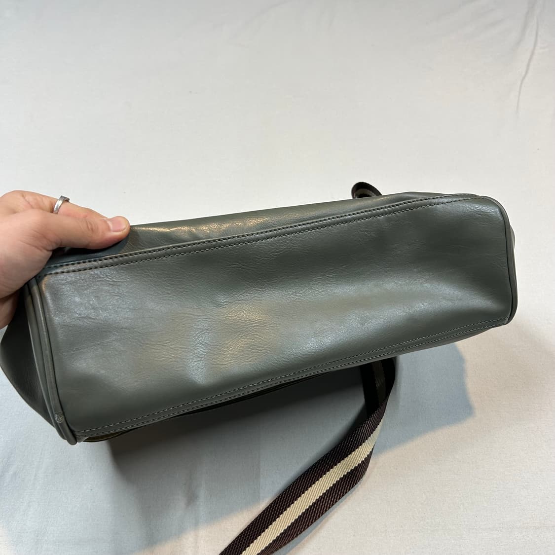 디젤 DIESEL 가방 메신저백 숄더백 올리브 그린 상품이미지6