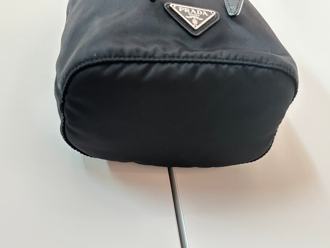 프라다 리나일론 파우치 복조리백 상품이미지4