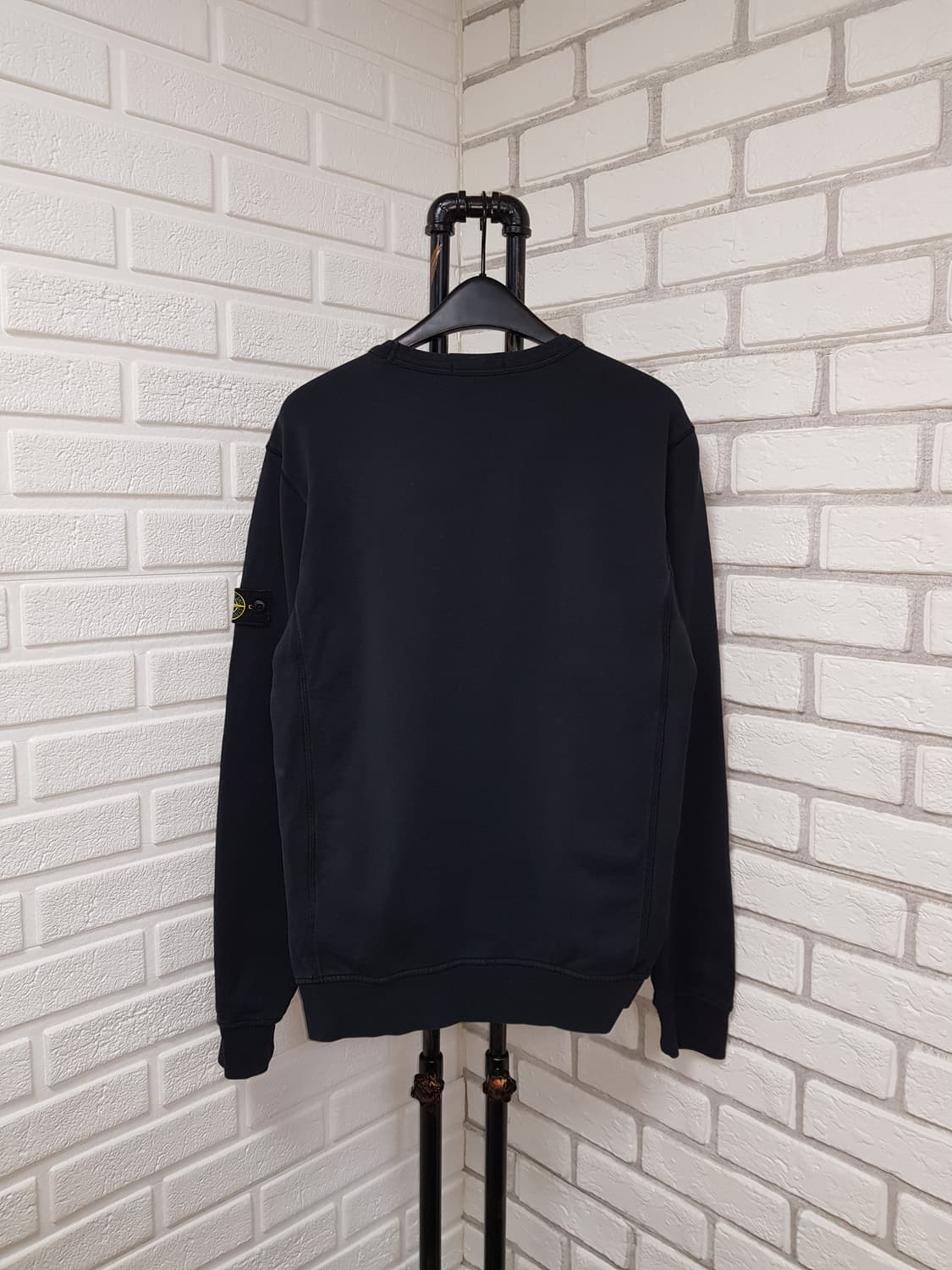 [55~66/정품] 스톤아일랜드 여성 와펜 맨투맨 블랙 상품이미지5