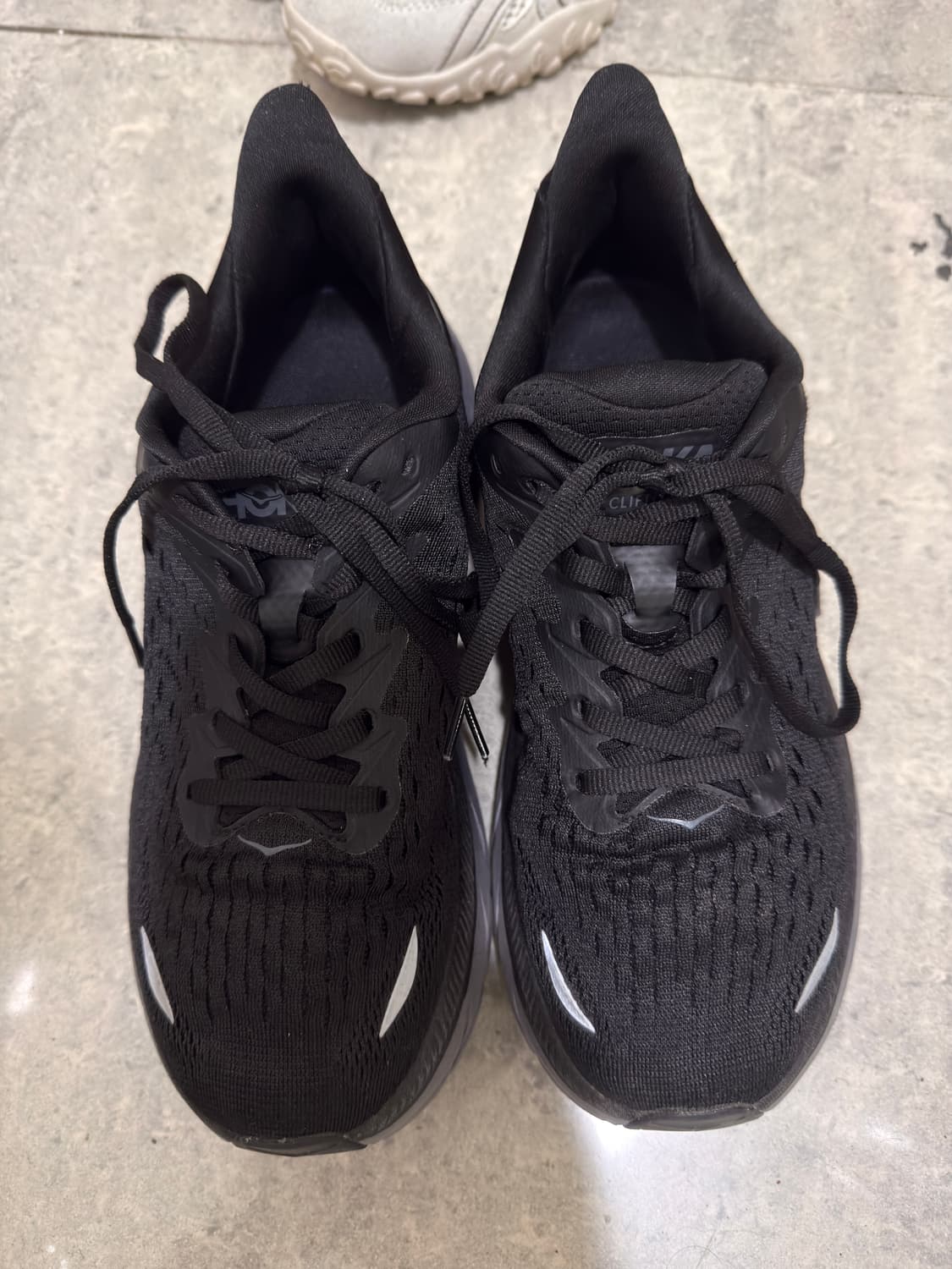 호카 클리프톤 8 블랙 250 팝니다 상품이미지1