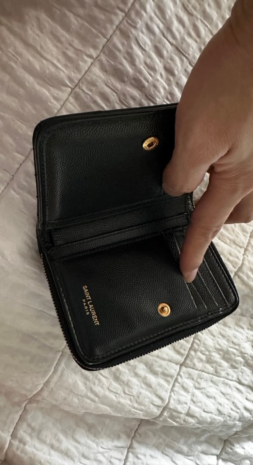 입생로랑 캐비어 반지갑 상품이미지2