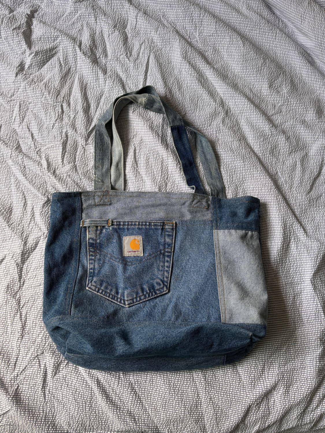 칼하트 × 빈티지데님 – 하나뿐인 리워크 토트백 상품이미지1