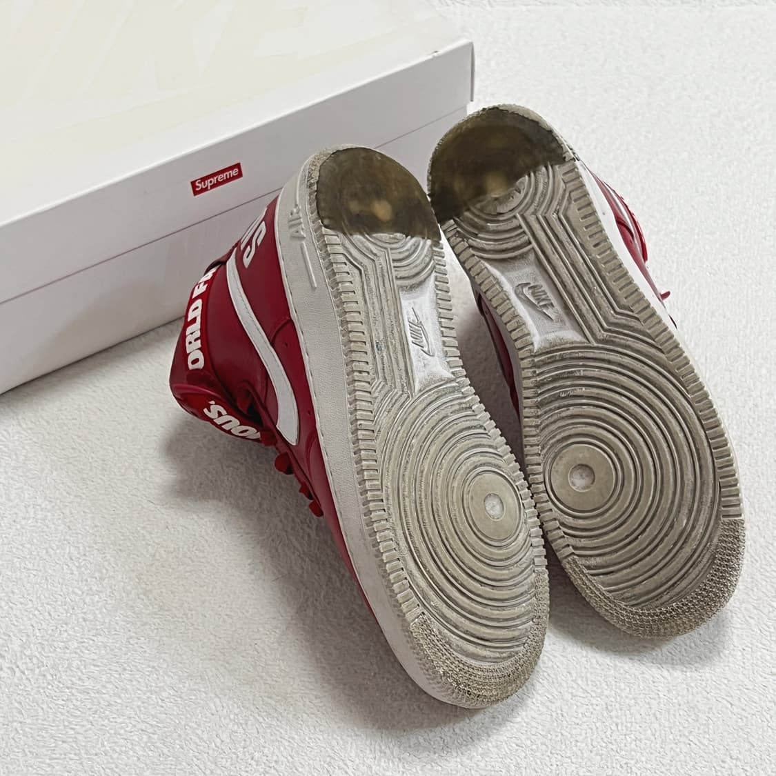 나이키 x 슈프림 에어포스1 하이 월드 페이머스 레드 상품이미지5