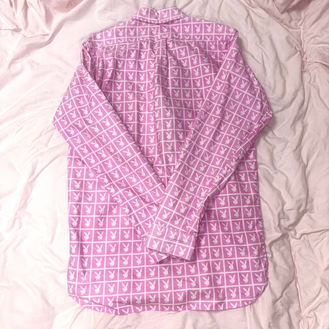 PLAYBOY x JOYRICH 로고 핑크 셔츠 금장 상품이미지3