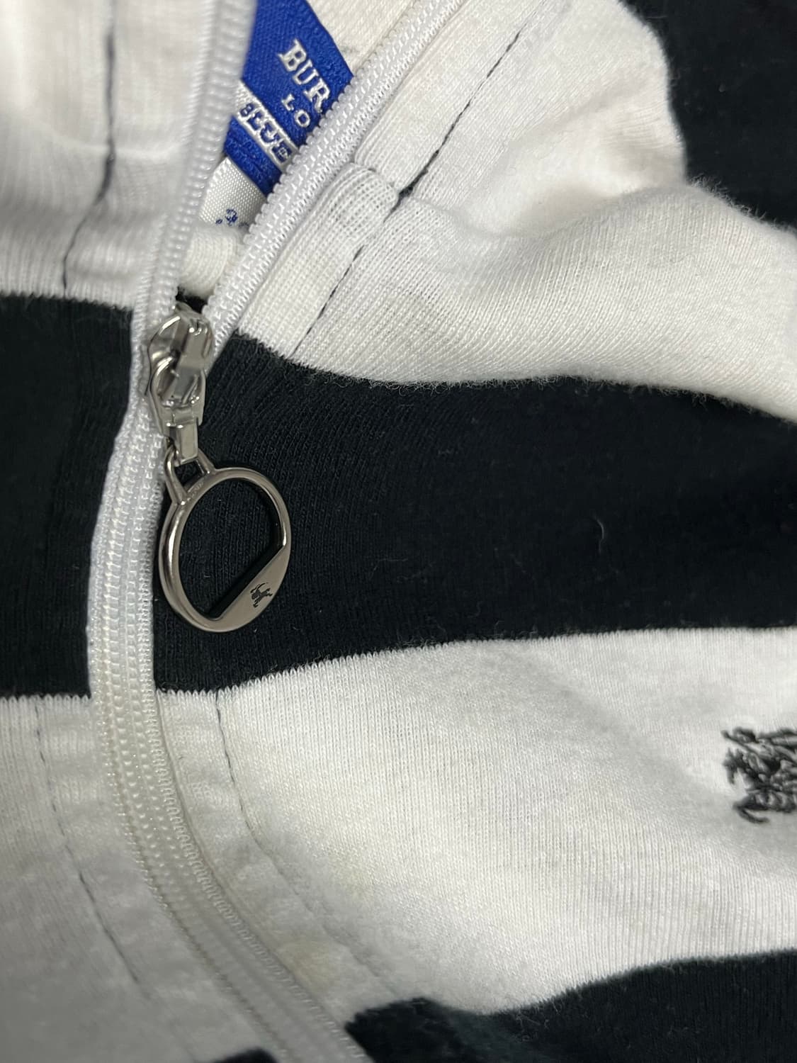 버버리 블루라벨 단가라 넥워머 집업 상품이미지6