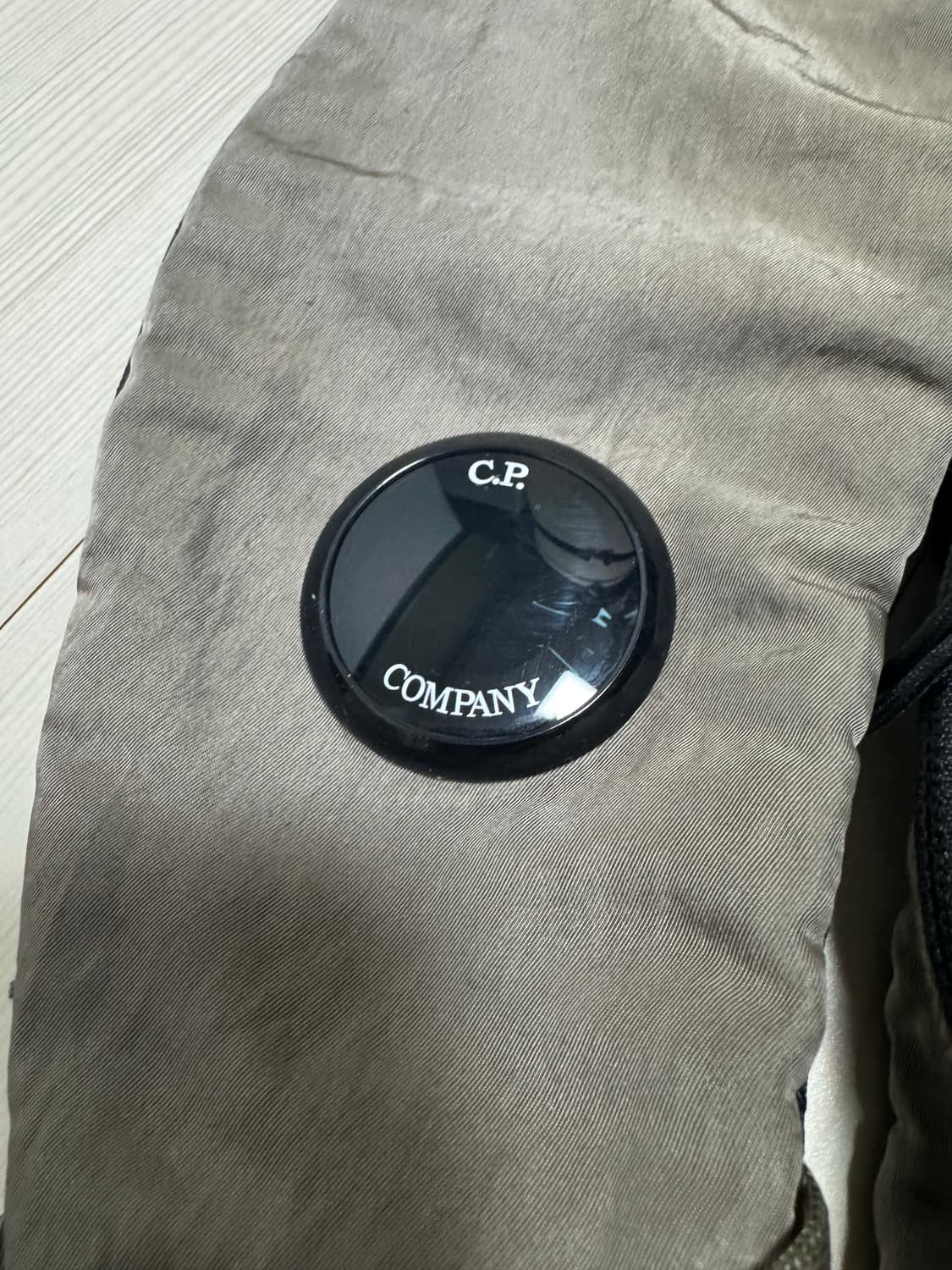 CP컴퍼니 나일론B크로스바디백 상품이미지3