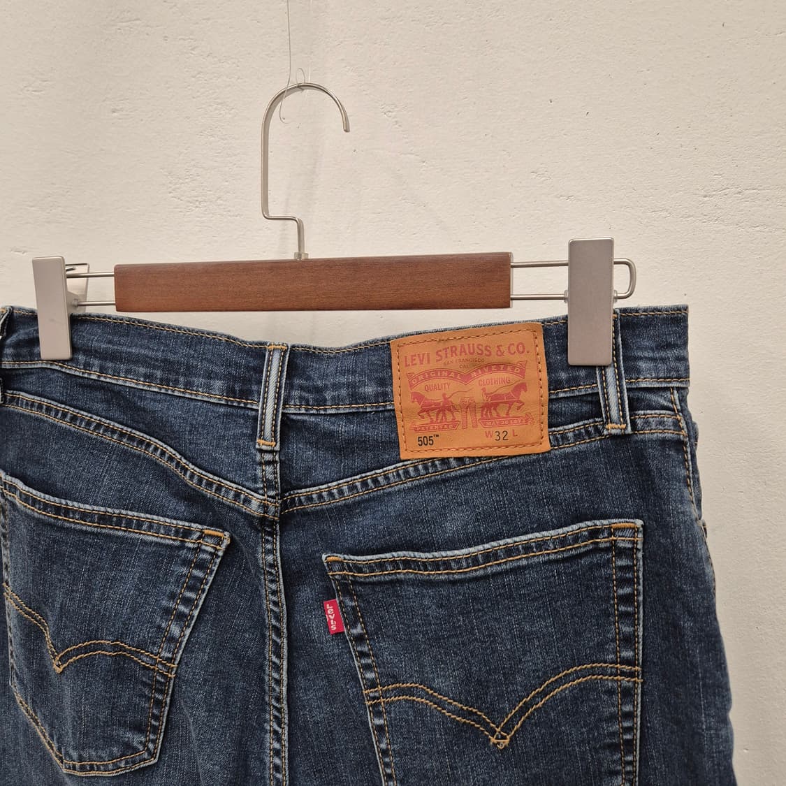리바이스 505 레귤러 핏 데님 반바지 32 상품이미지2