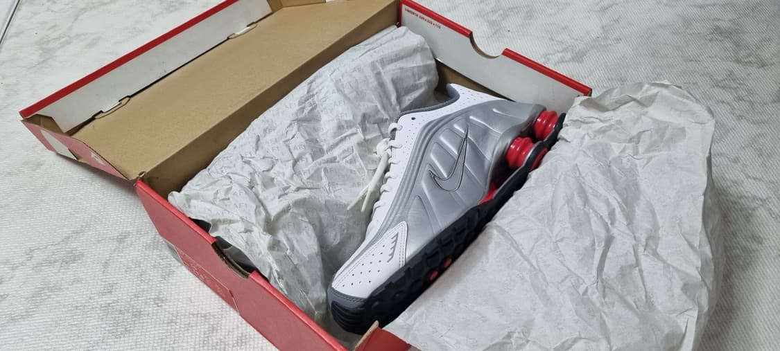 나이키 샥스 r4 메탈릭 실버 코멧 레드 280 상품이미지8