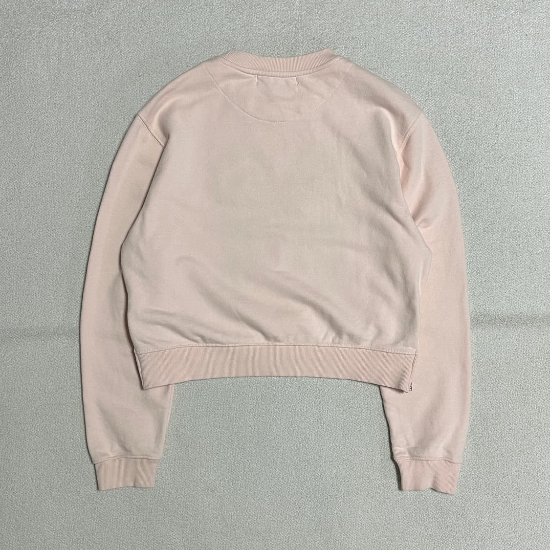 앤더슨벨 플라워 자수 크롭 스웨트셔츠 상품이미지3