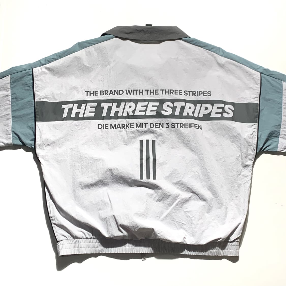 아디다스 우븐 오버사이즈 바람막이 상품이미지3