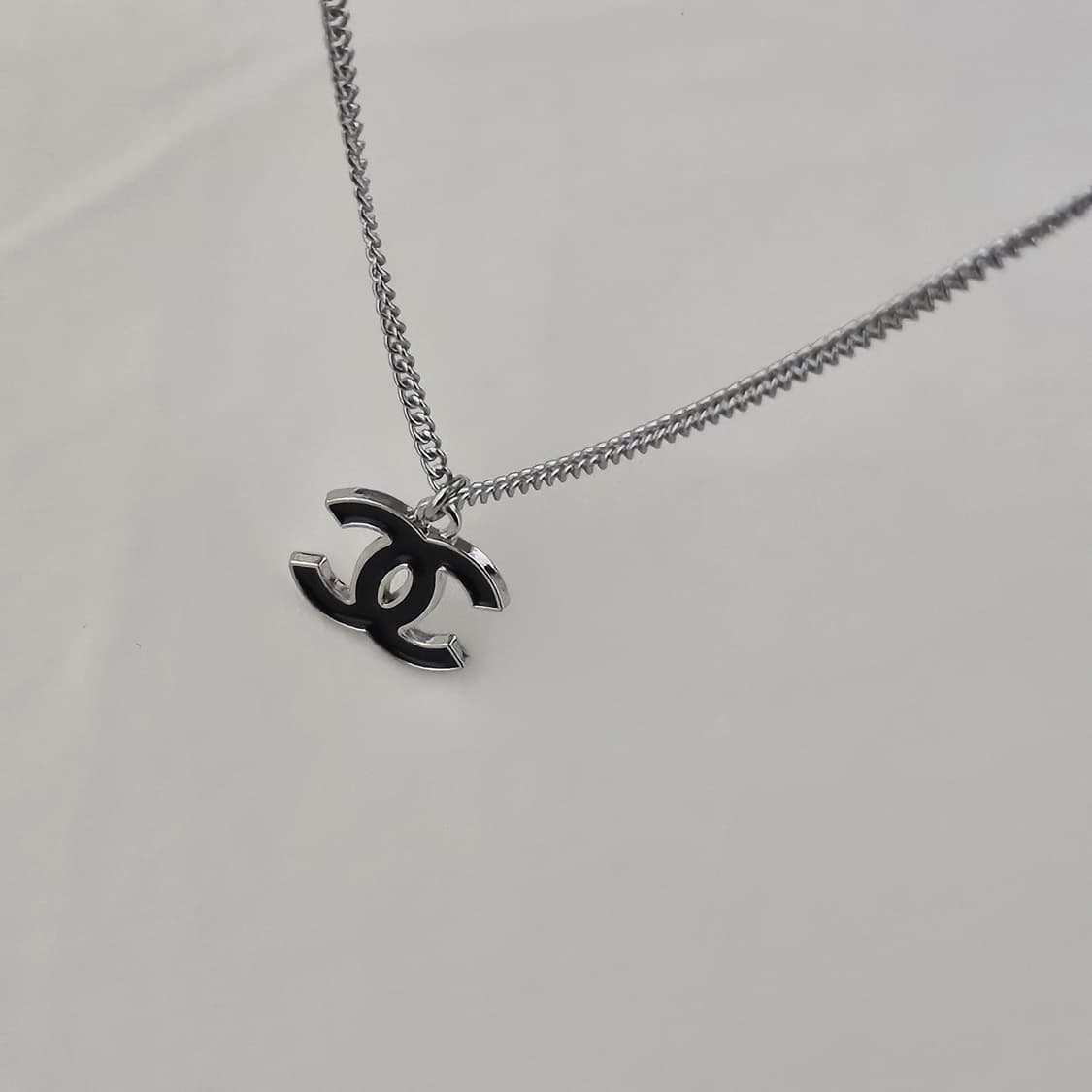 샤넬 빈티지 업사이클링 목걸이 제니 블랙 CC로고 상품이미지2