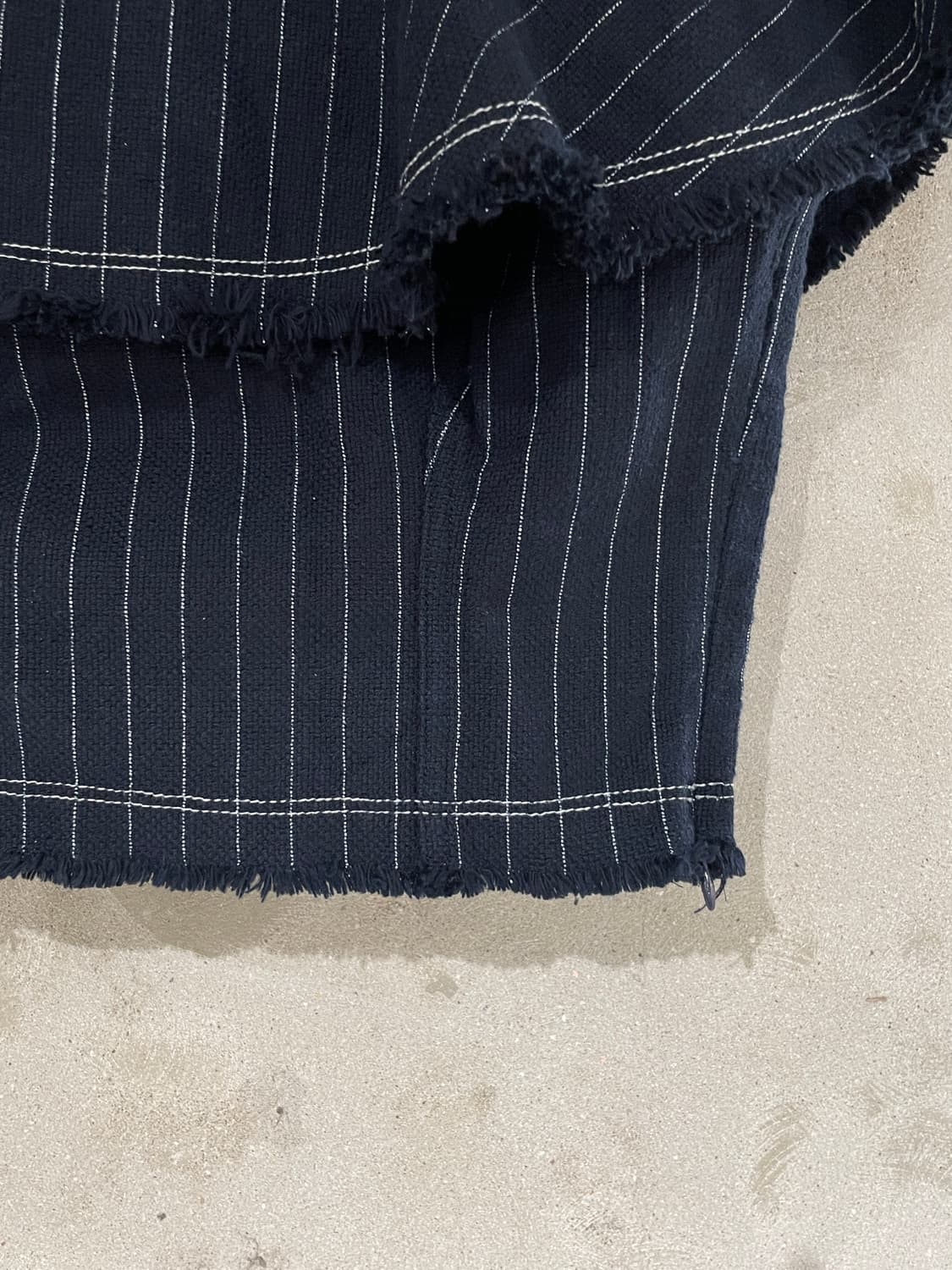 티 바이 알렉산더 왕 다크 네이비 스트라이프 오프 숄더 크롭 탑 상품이미지5