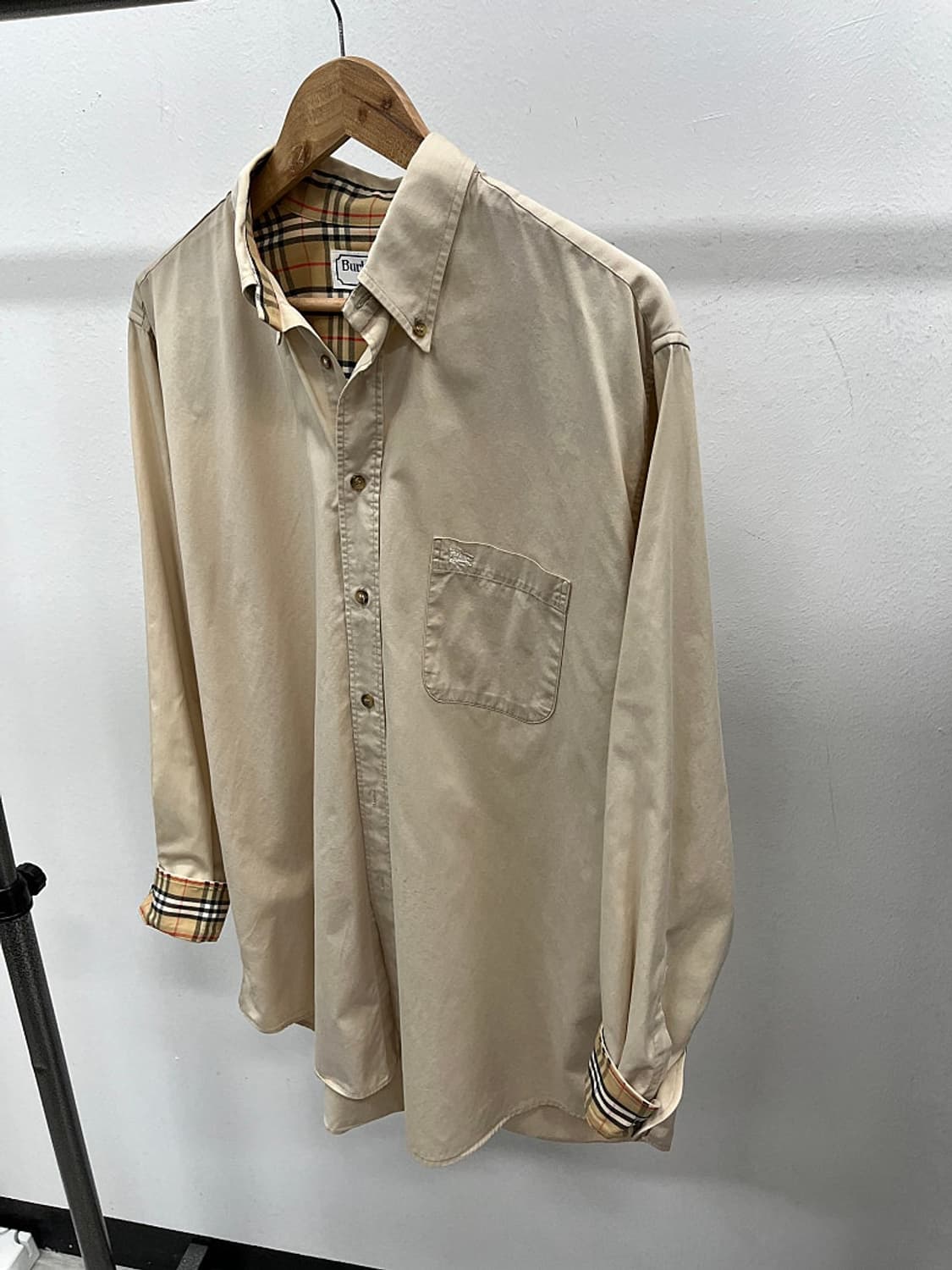 105-110) 버버리 소매체크 베이지셔츠 
 상품이미지1