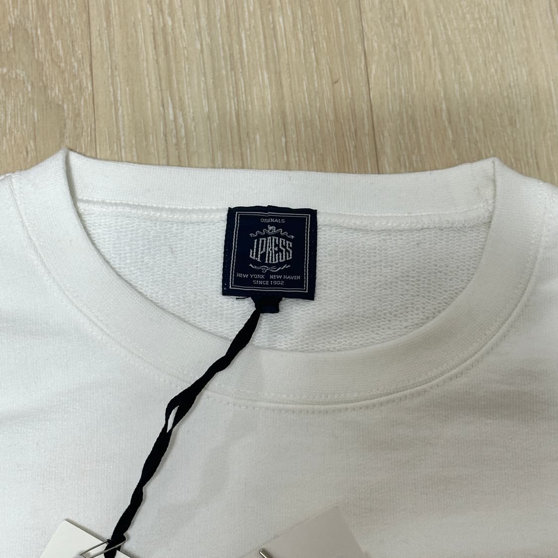 새상품 정가19만원 제이프레스 j.press 스웨트셔츠 맨투맨 화이트 상품이미지4