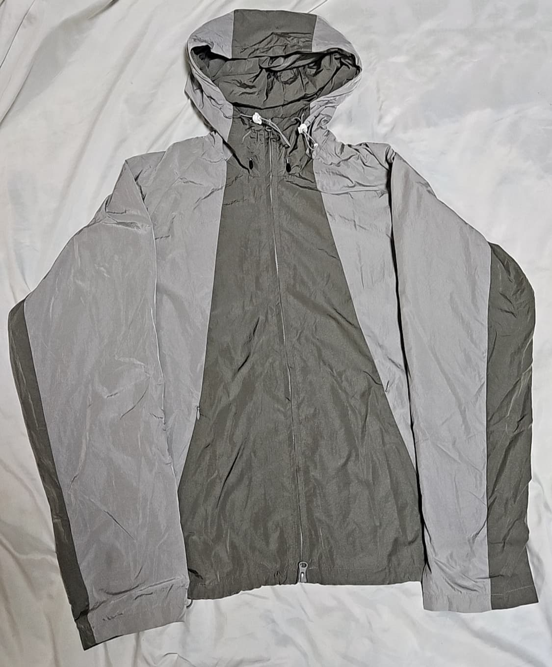 999휴머니티 라이트 후디드 점퍼 2사이즈 팝니다 상품이미지4