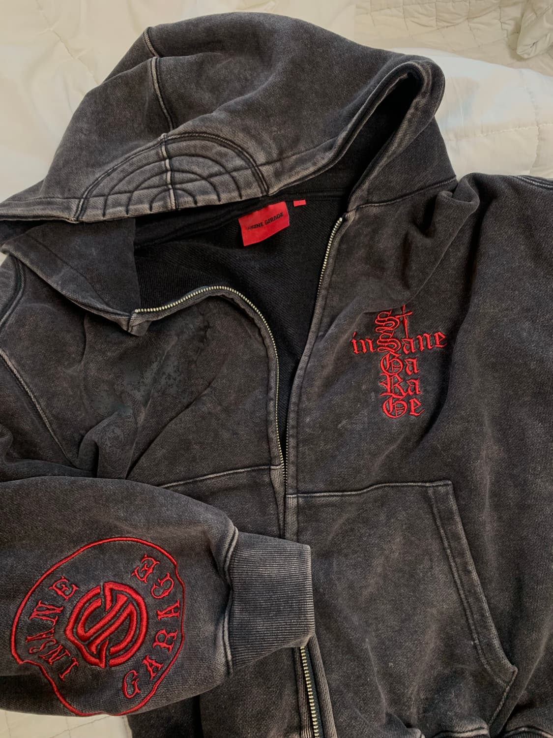 인세인개러지 패디드 숄더 후디 빈티지블랙 1사이즈 후드집업 상품이미지6