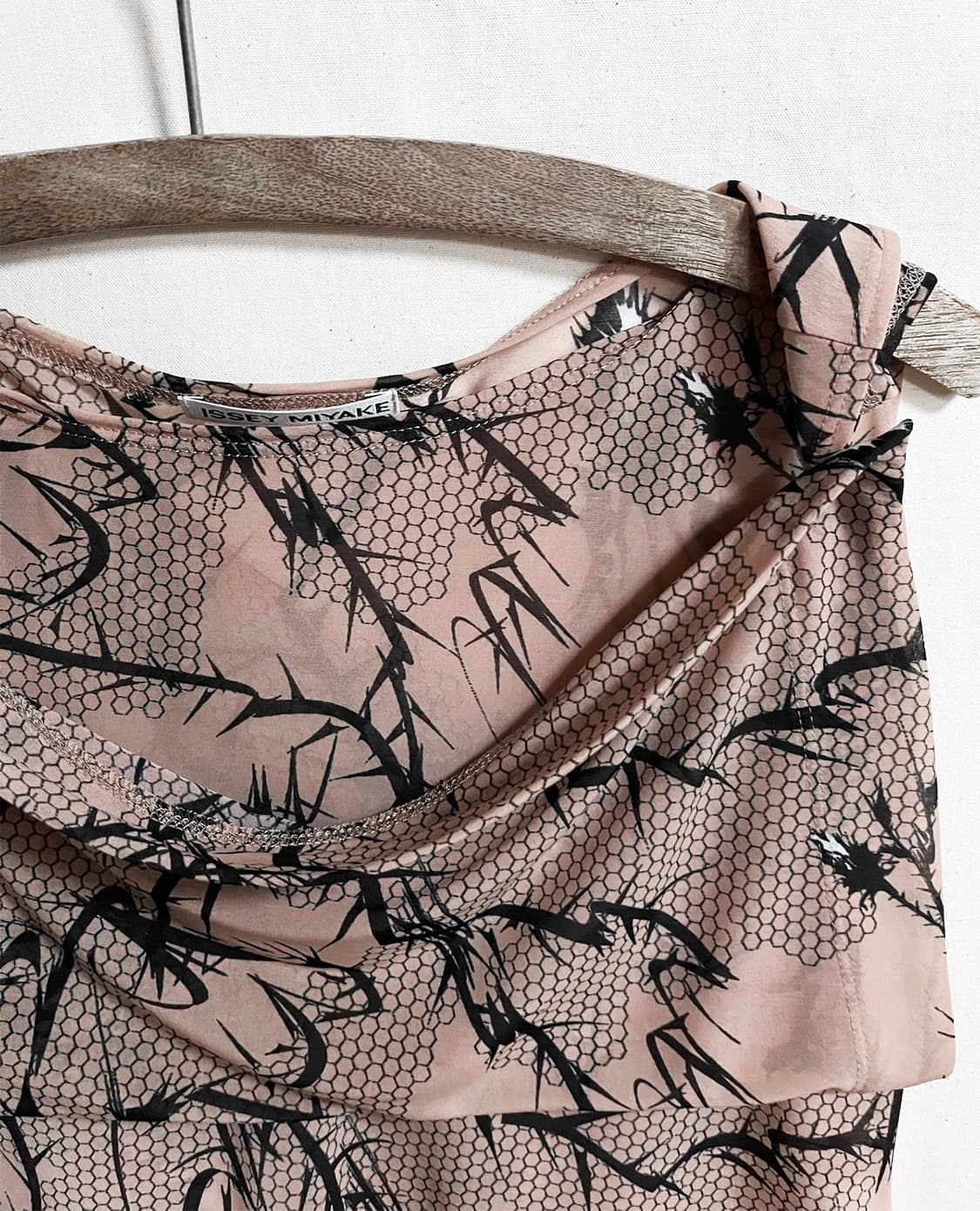 ISSEY MIYAKE button detail sleeveless 상품이미지4