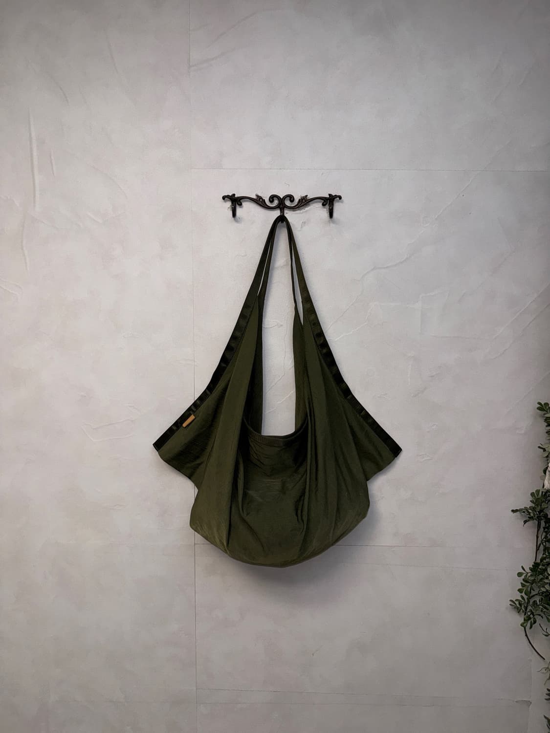 Khaki big nylon shoulder / cross bag 상품이미지5