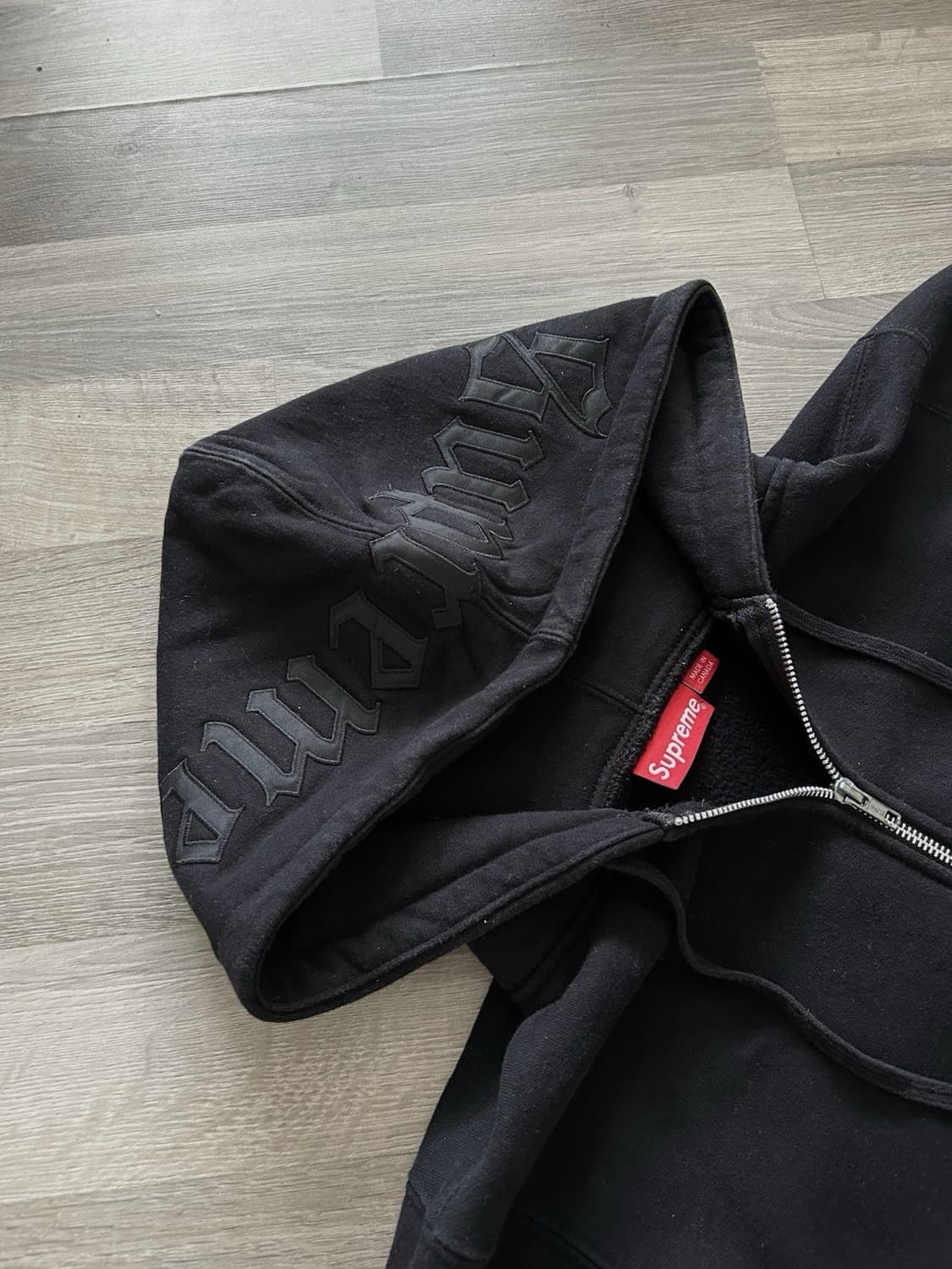 슈프림 올드 잉글리시 후드 로고 후드집업 블랙 상품이미지2
