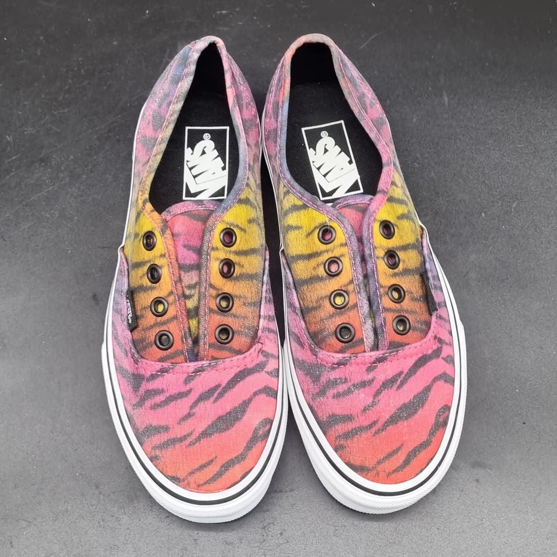 반스 어센틱 레인보우타이거  스니커즈240 상품이미지2