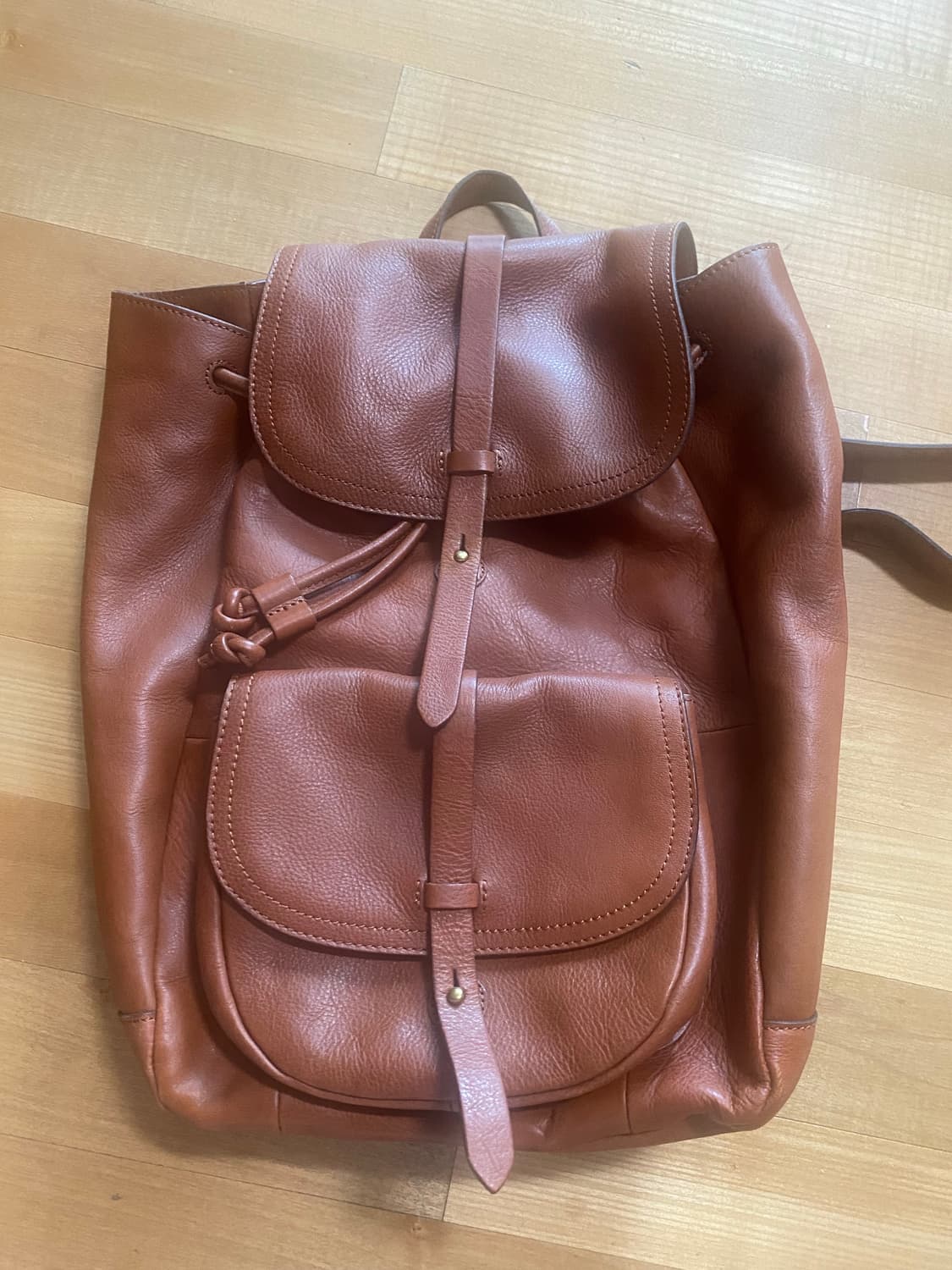 메이드웰 가죽백팩 판매합니다. 상품이미지4