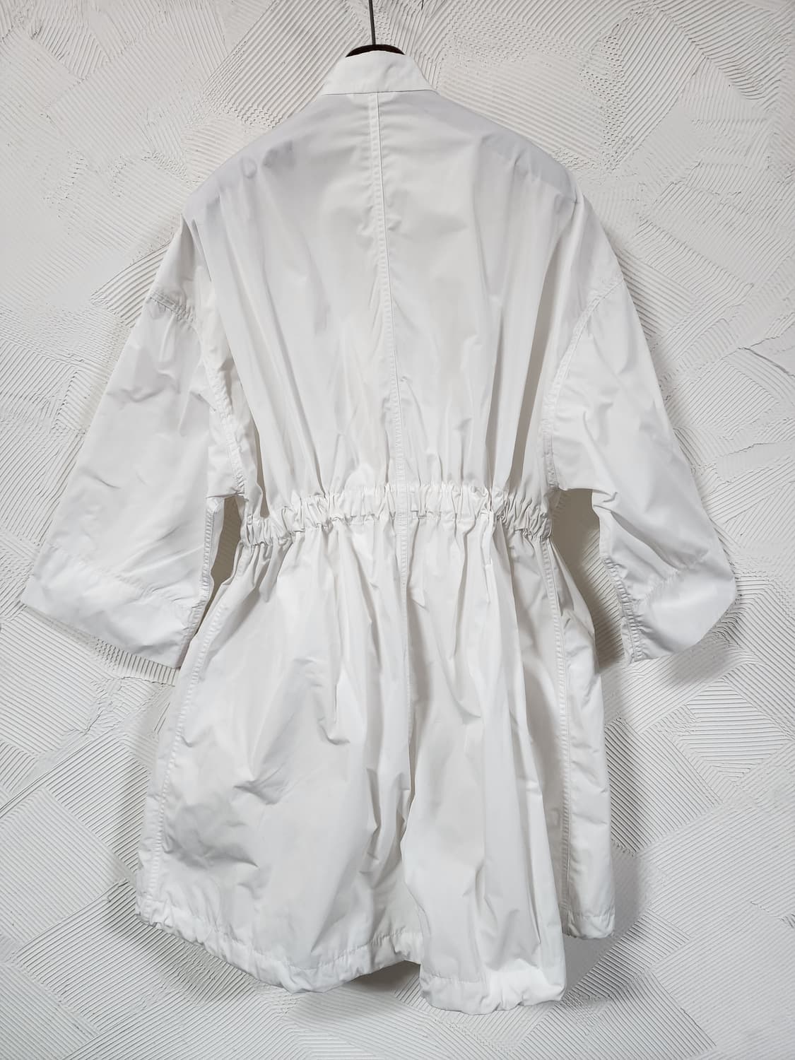 브루넬로 쿠치넬리 화이트  바람막이 38 상품이미지2